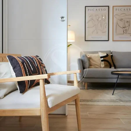 Hermoso Junto A La Sagrada Familia Apartamento