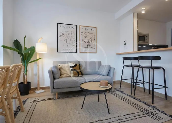 Hermoso Junto A La Sagrada Familia Apartamento