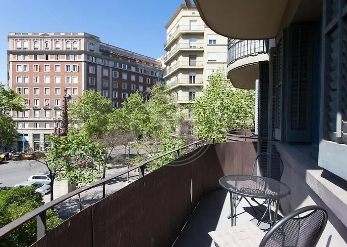 Hermoso Junto A La Sagrada Familia